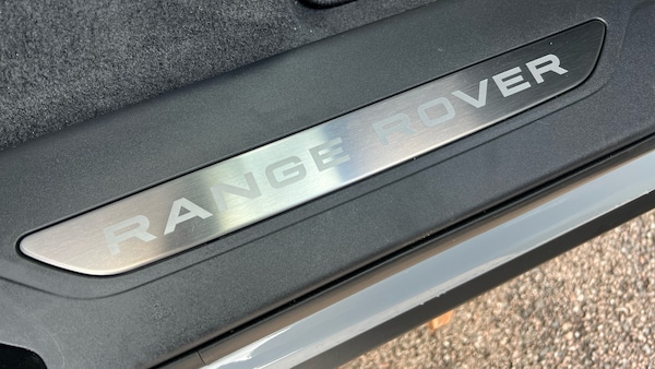 Used Land Rover Range Rover Velar 2025 for sale - 75656310: Photo 14