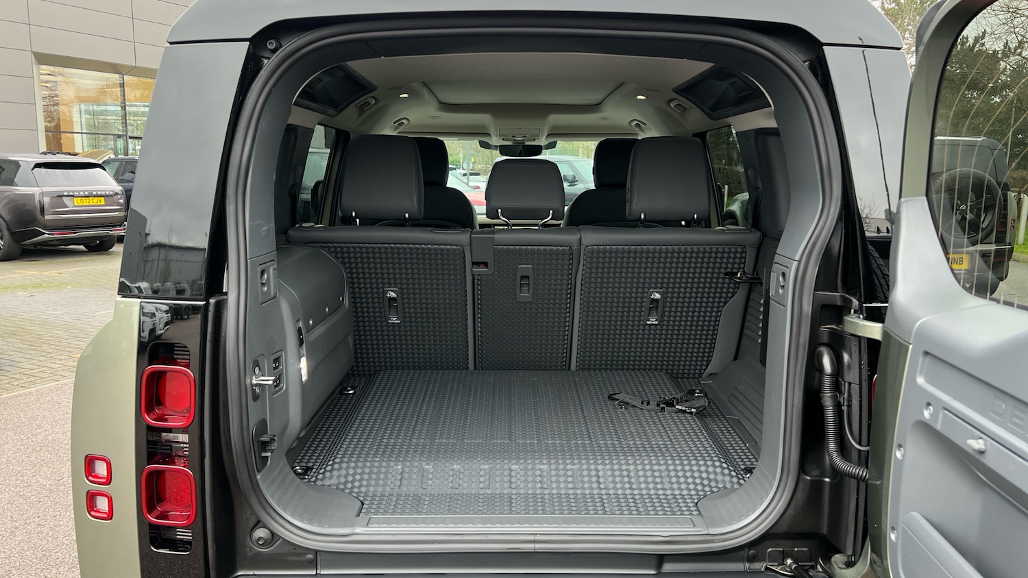 Used Land Rover Defender 2022 for sale - 77452959: Photo 10