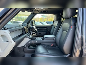 Used Land Rover Defender 2023 for sale - 79198307: Photo
