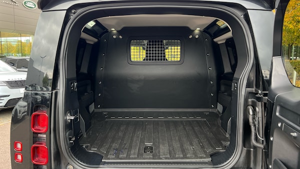Used Land Rover Defender 2022 for sale - 76237326: Photo 10