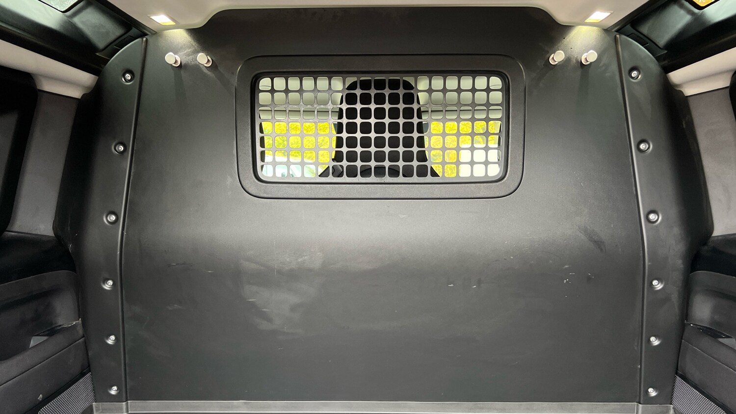Used Land Rover Defender 2022 for sale - 76237326: Photo 18
