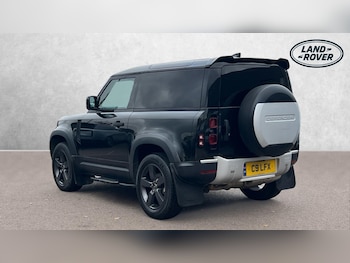Used Land Rover Defender 2022 for sale - 76237326: Photo 2
