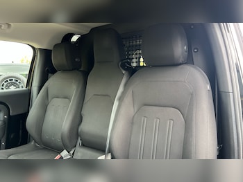 Used Land Rover Defender 2022 for sale - 76237326: Photo 4