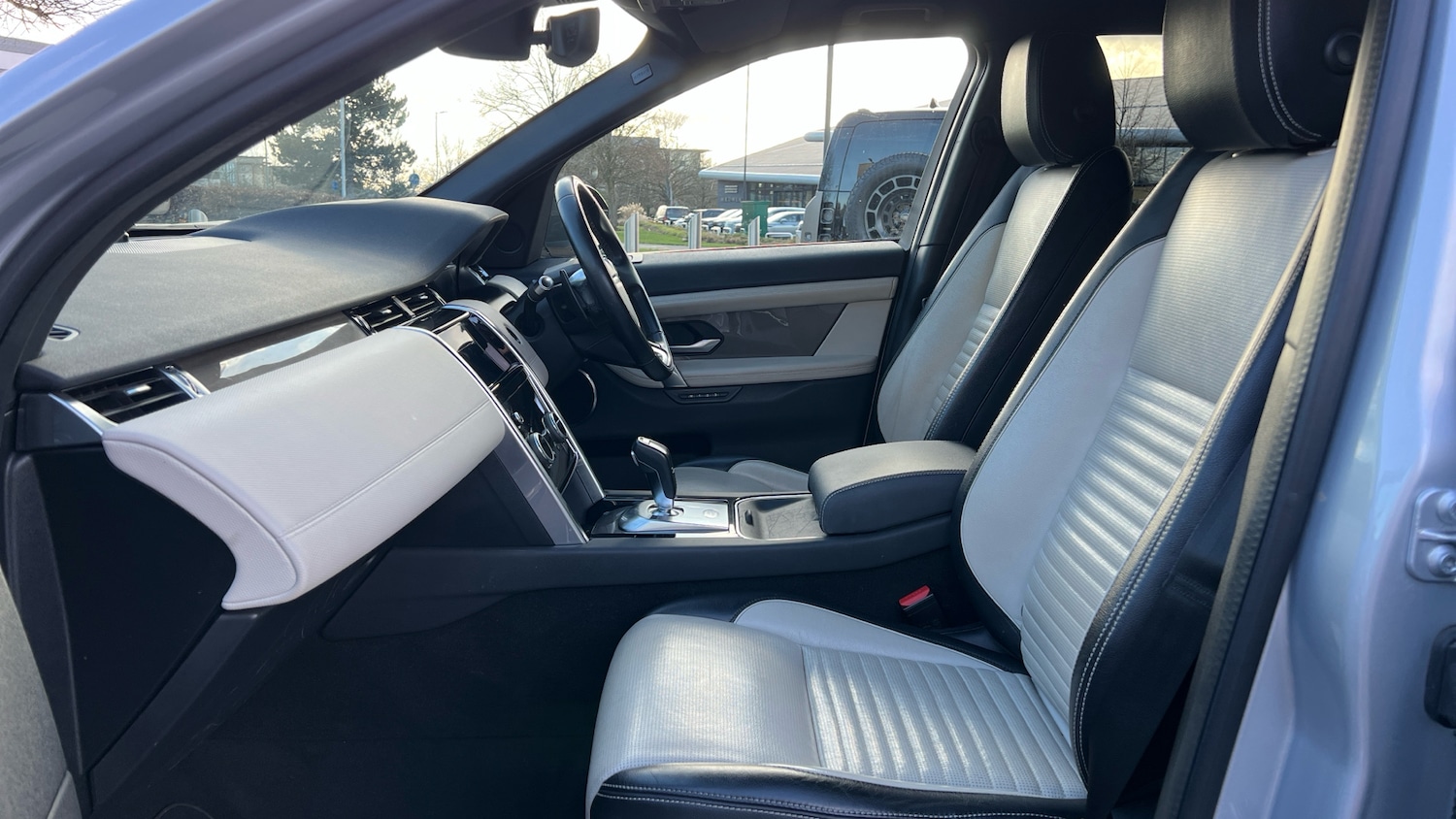 Used Land Rover Discovery Sport 2019 for sale - 77610417: Photo 3