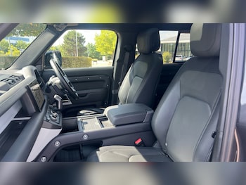 Used Land Rover Defender 2023 for sale - 79423574: Photo