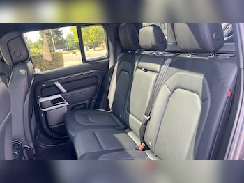 Used Land Rover Defender 2023 for sale - 79423574: Photo