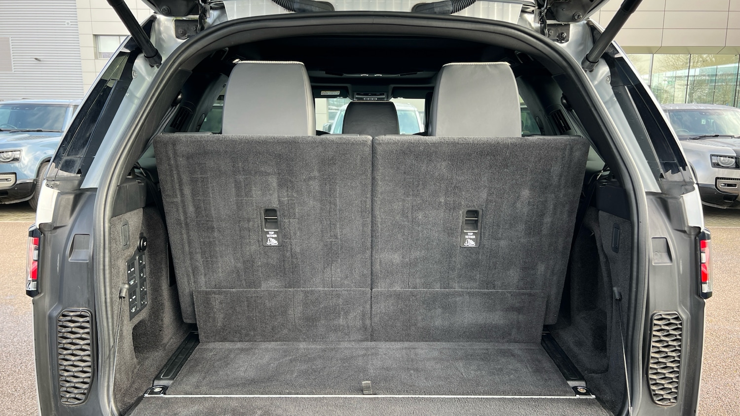 Used Land Rover Discovery 2019 for sale - 77668232: Photo 21