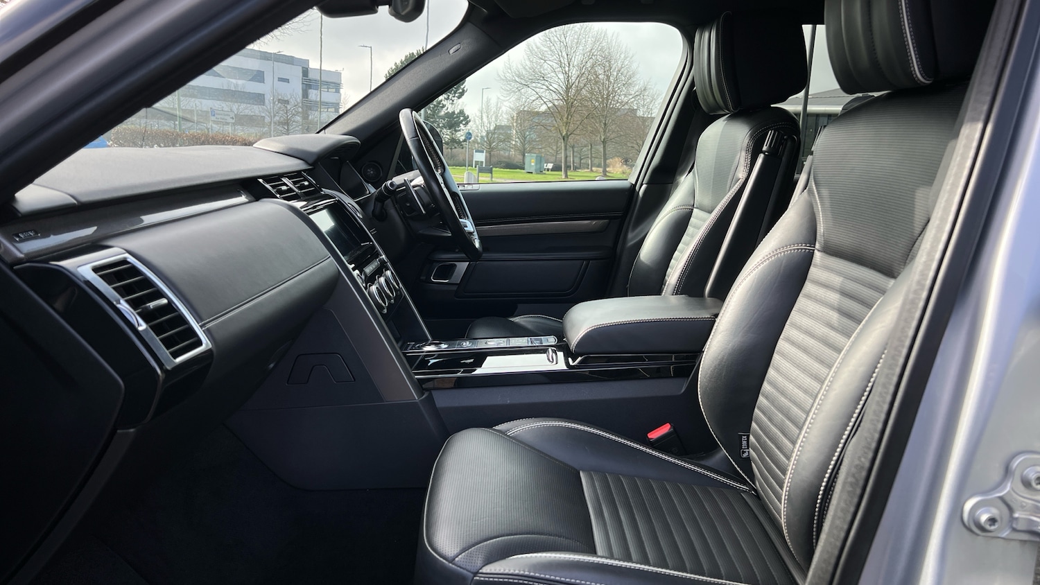 Used Land Rover Discovery 2019 for sale - 77668232: Photo 3