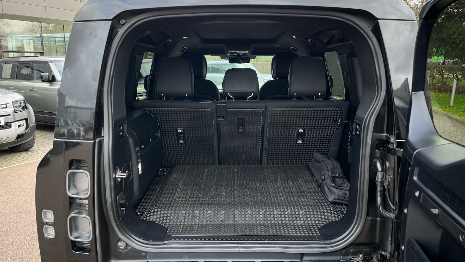 Used Land Rover Defender 2022 for sale - 77610425: Photo 10