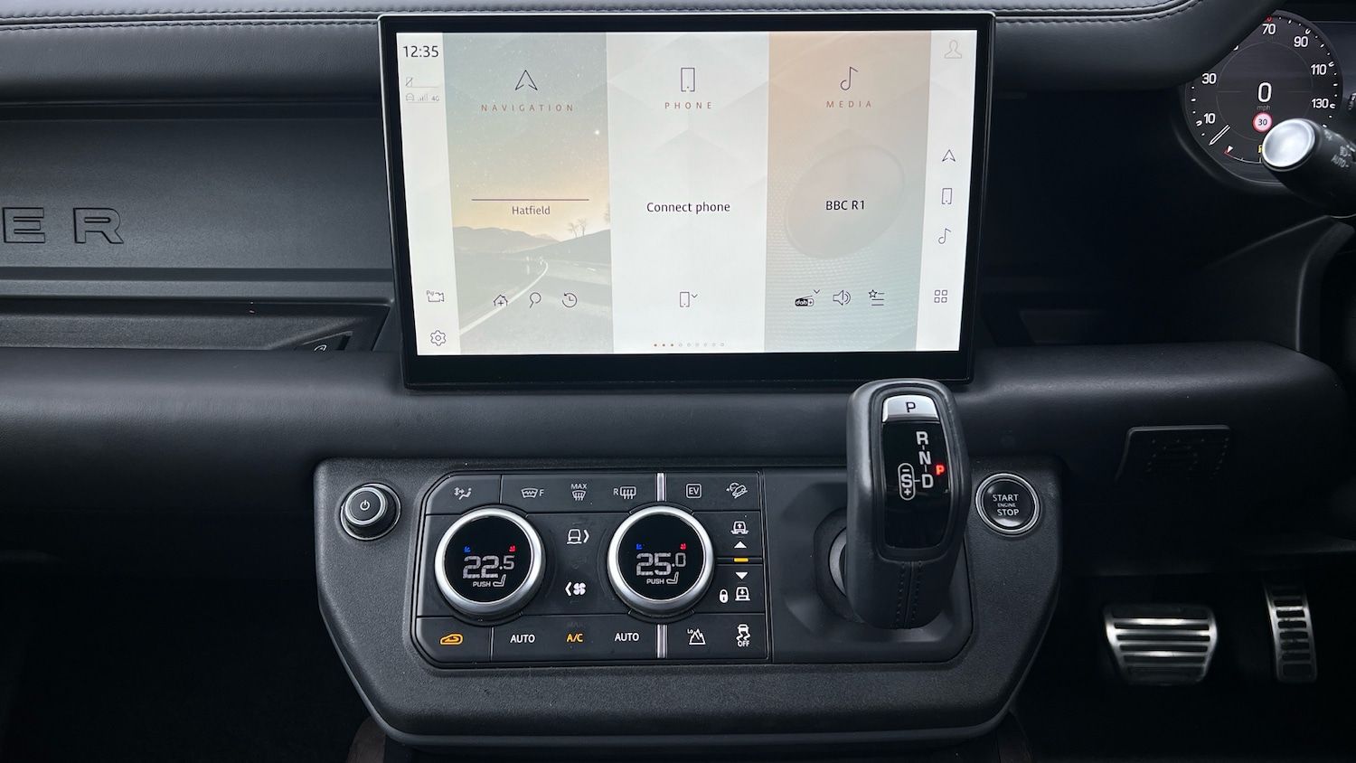 Used Land Rover Defender 2022 for sale - 77610425: Photo 14