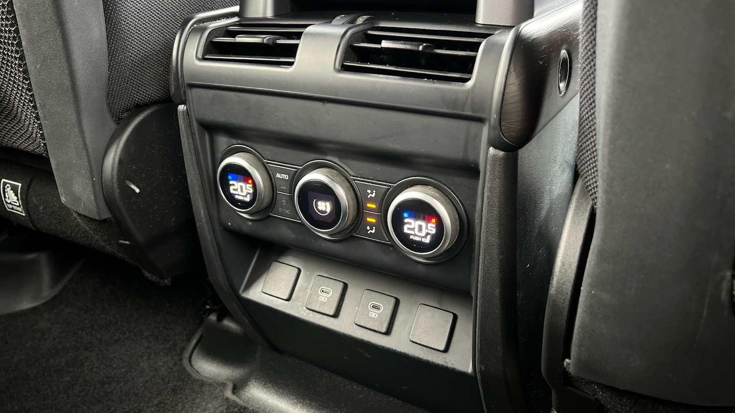 Used Land Rover Defender 2022 for sale - 77610425: Photo 18