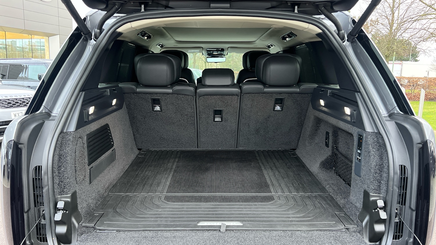 Used Land Rover Range Rover 2025 for sale - 76974221: Photo 10