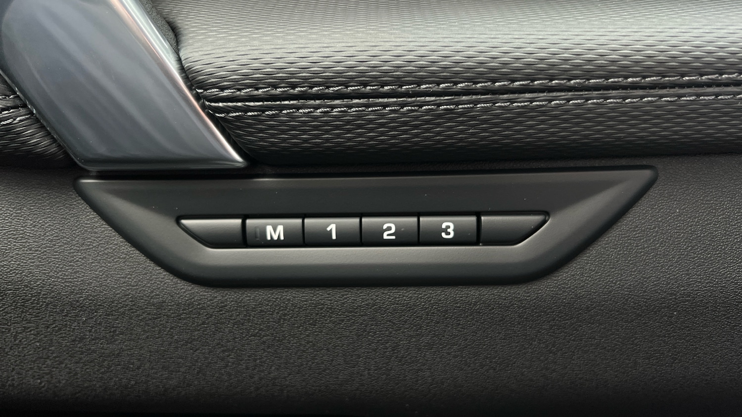 Used Land Rover Discovery Sport for sale - 76418456: Photo 23