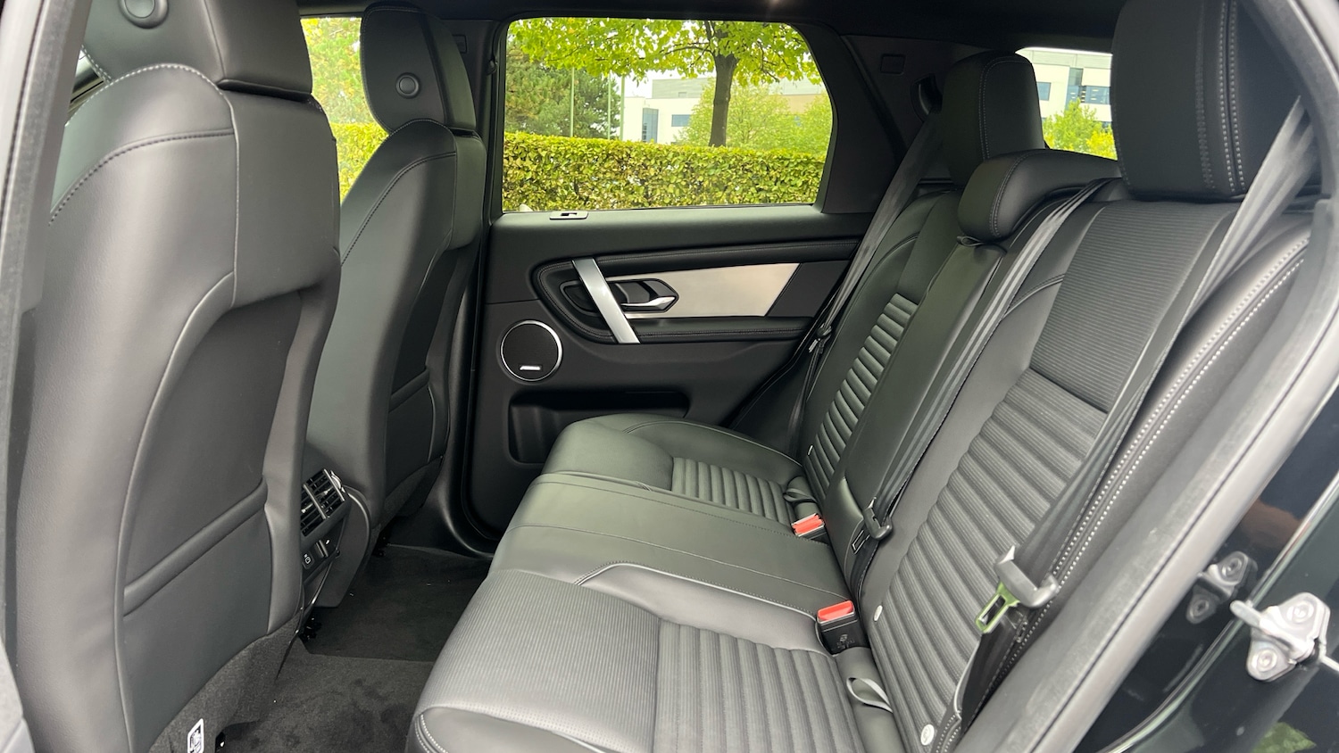 Used Land Rover Discovery Sport for sale - 76418456: Photo 4