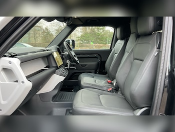 Used Land Rover Defender 2026 for sale - 77173270: Photo