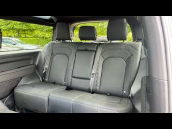Used Land Rover Defender 2025 for sale - 75049021: Photo