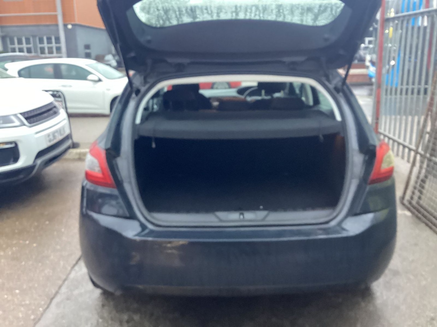 Used Peugeot 308 2017 for sale - 76668326: Photo 11