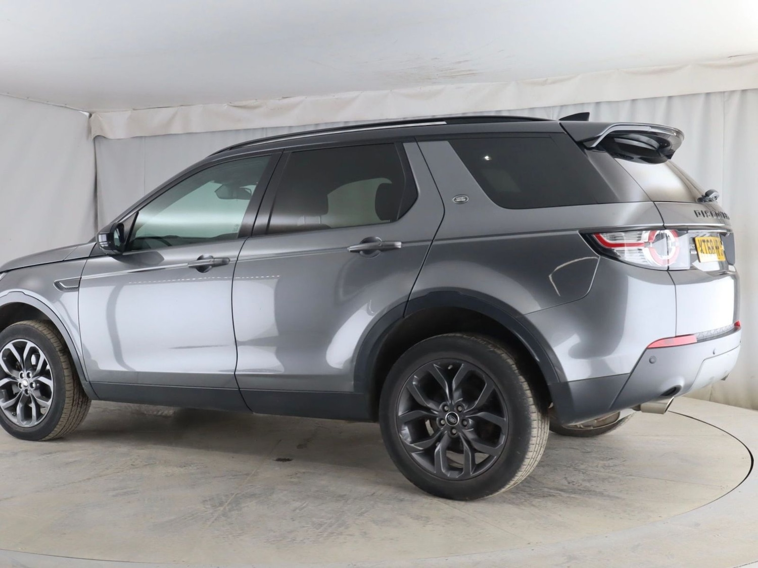 Used Land Rover Discovery Sport 2018 for sale - 77942294: Photo 3
