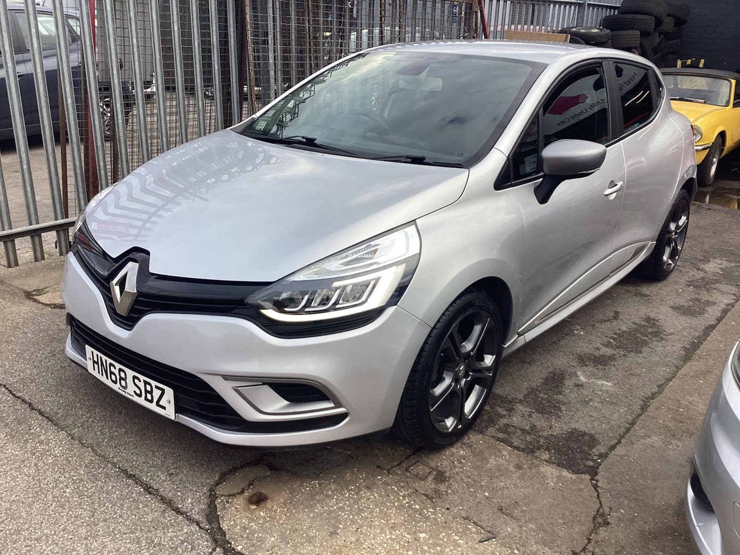 Used Renault Clio 2018 for sale - 76100021: Photo 3