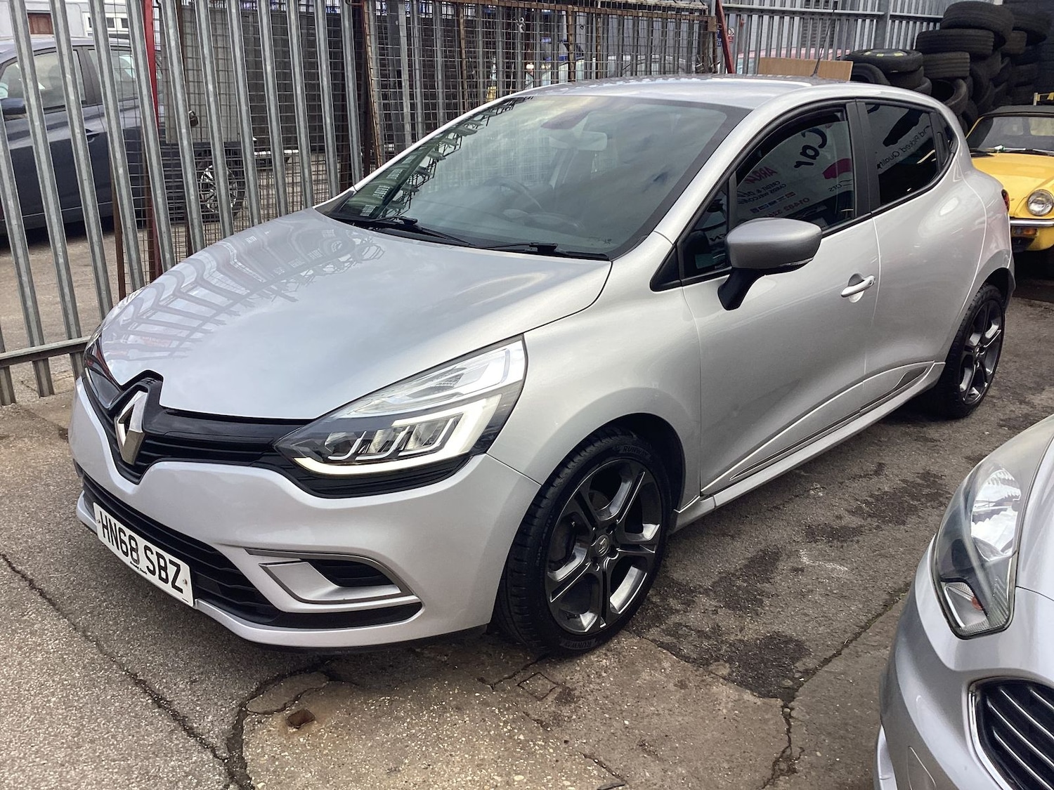 Used Renault Clio 2018 for sale - 76100021: Photo 6