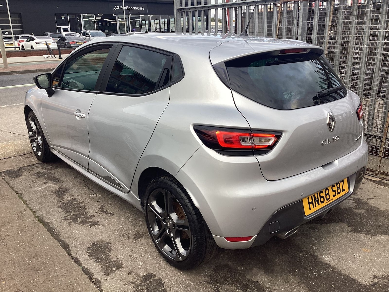 Used Renault Clio 2018 for sale - 76100021: Photo 9
