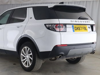 Used Land Rover Discovery Sport 2017 for sale - 79281424: Photo