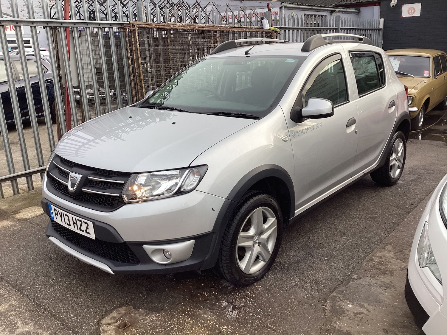 Used Dacia Sandero Stepway 2013 for sale - 77092861: Photo 3
