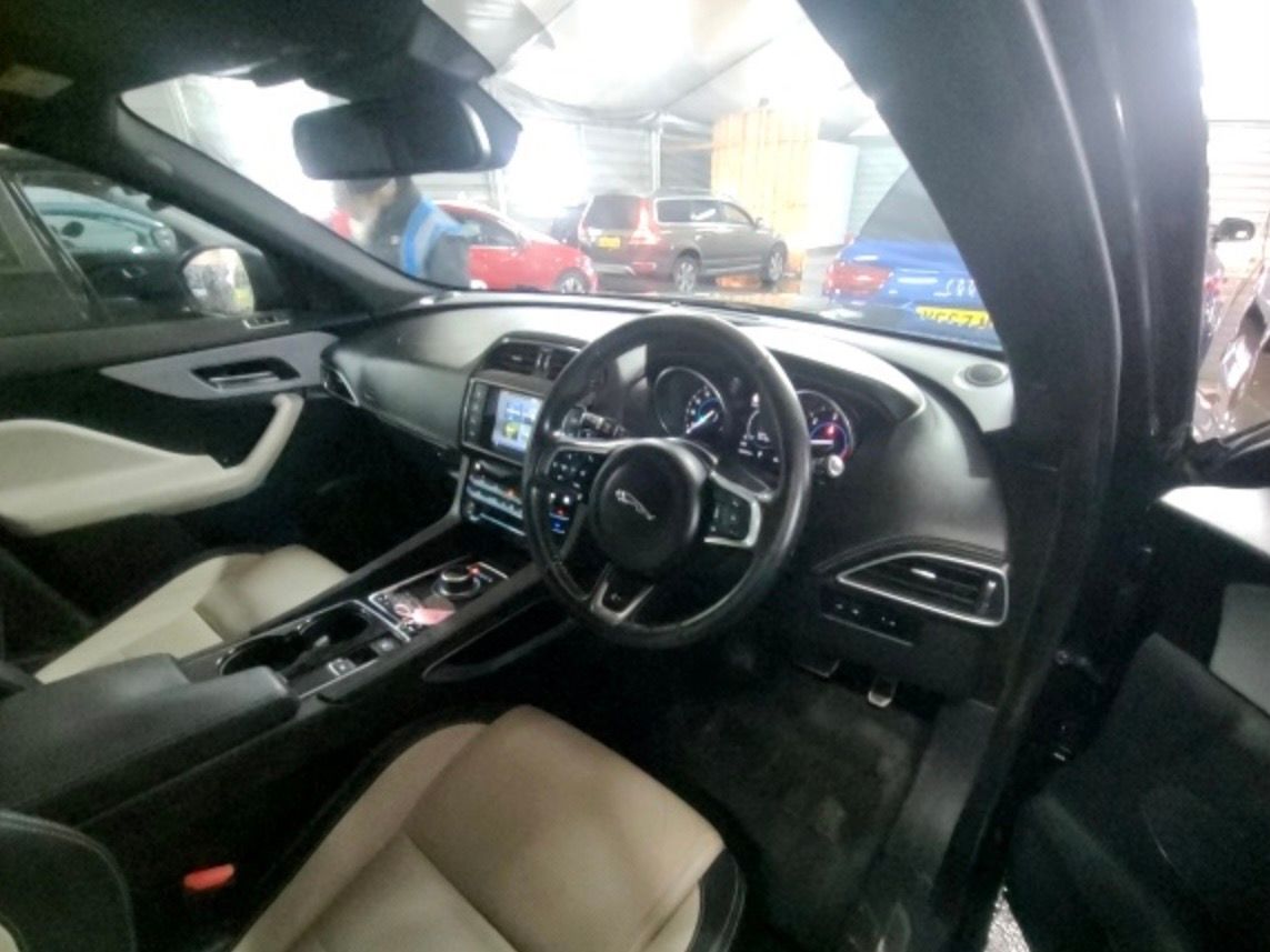 Used Jaguar F-Pace 2016 for sale - 77393037: Photo 5