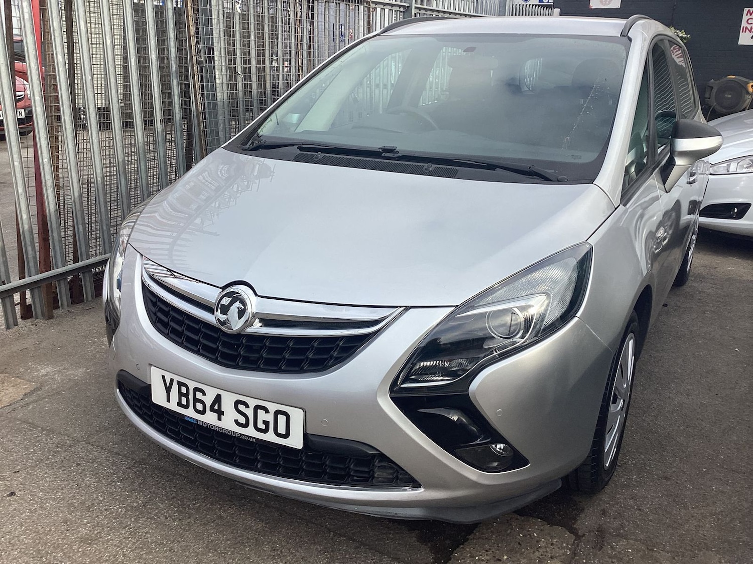 Used Vauxhall Zafira 2014 for sale - 77092834: Photo 2