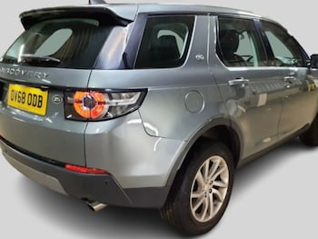 Used Land Rover Discovery Sport 2018 for sale - 78246923: Photo