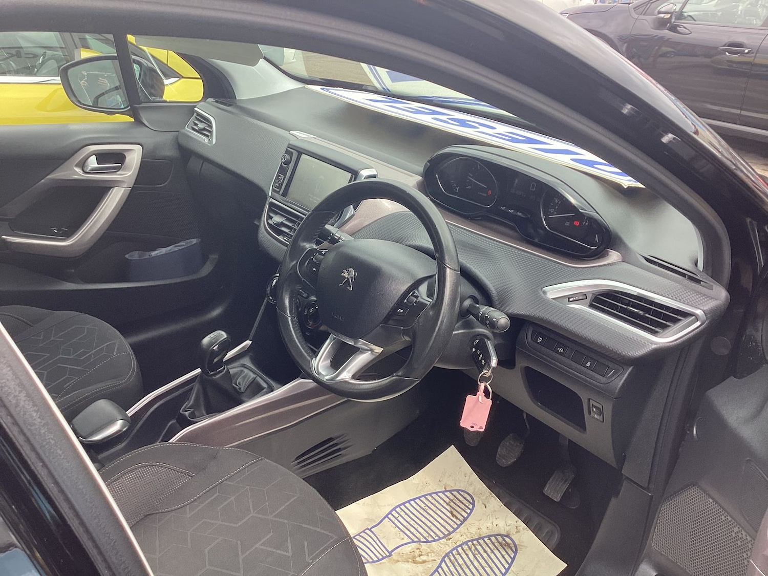 Used Peugeot 2008 2015 for sale - 77256600: Photo 8