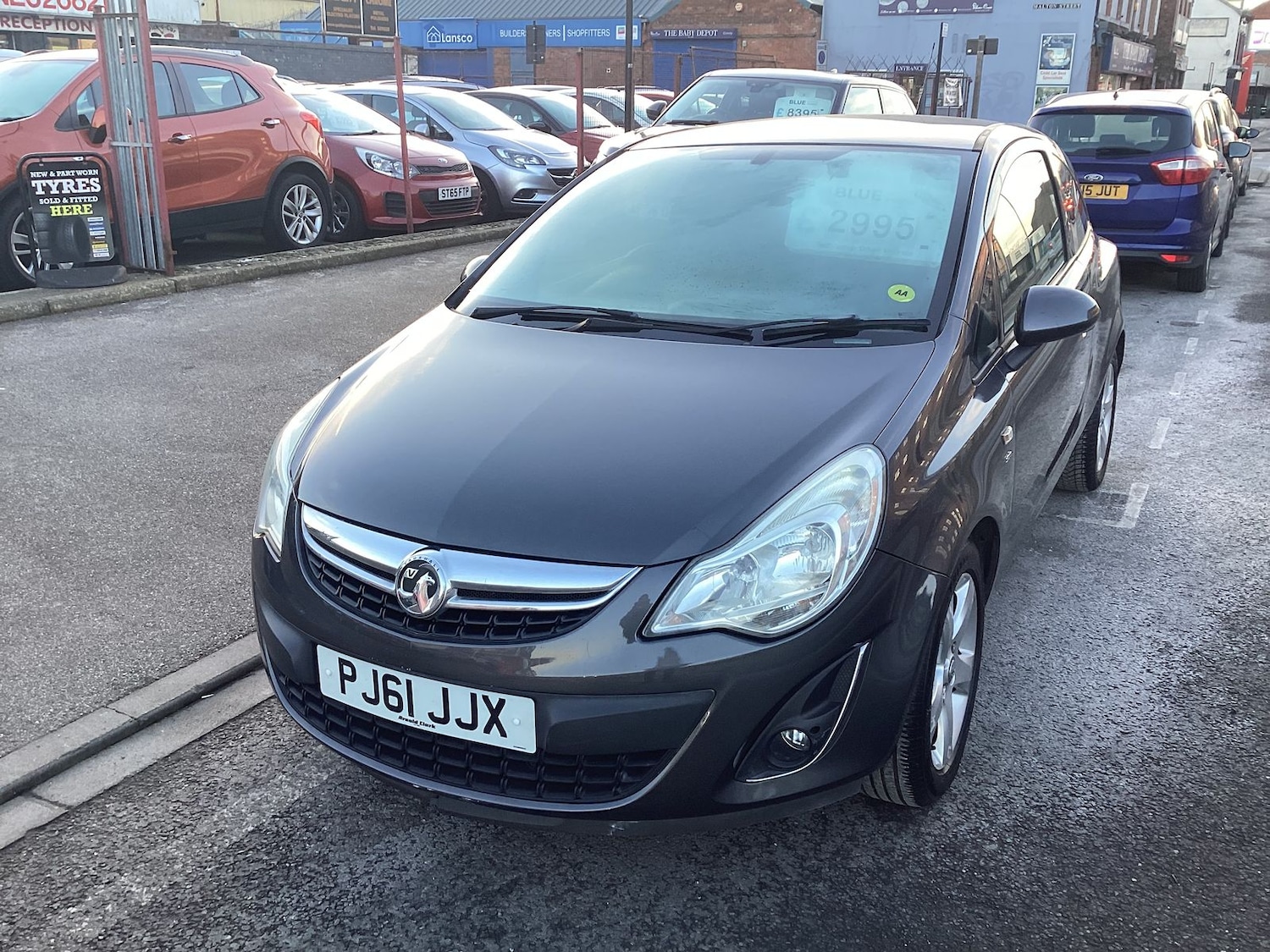 Used Vauxhall Corsa 2012 for sale - 77092863: Photo 2