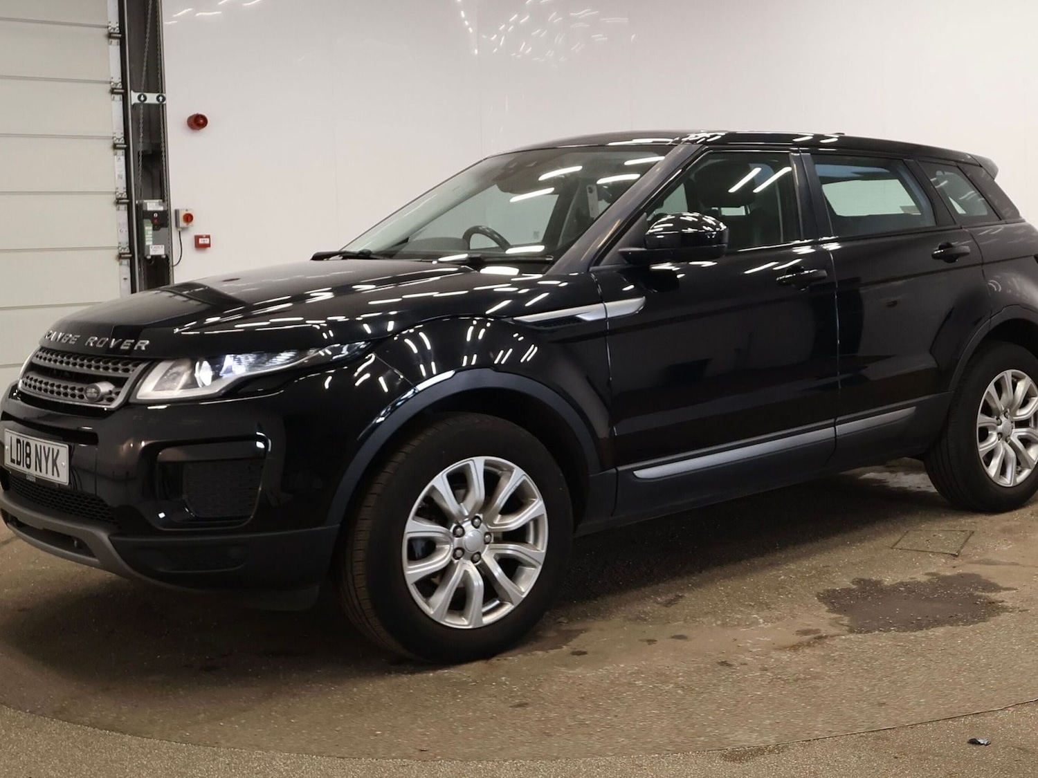 Used Land Rover Range Rover Evoque 2018 for sale - 78009458: Photo 2