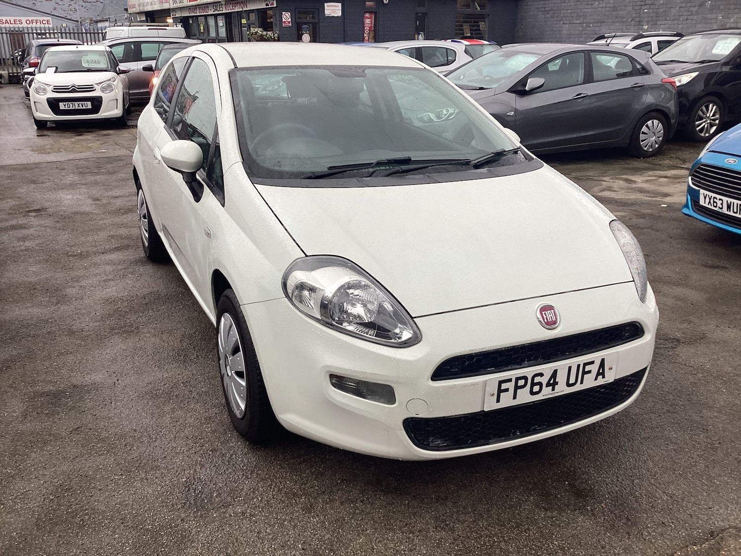 Used Fiat Punto 2014 for sale - 77614598: Photo 2