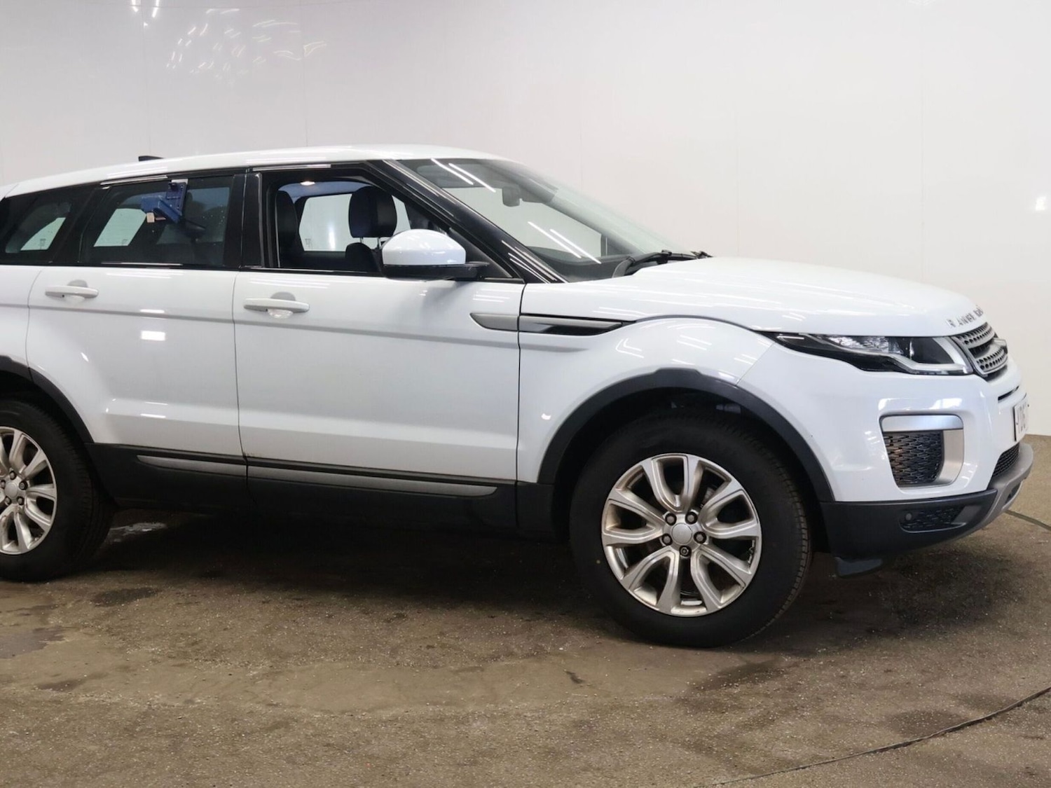 Used Land Rover Range Rover Evoque 2017 for sale - 77685838: Photo 4
