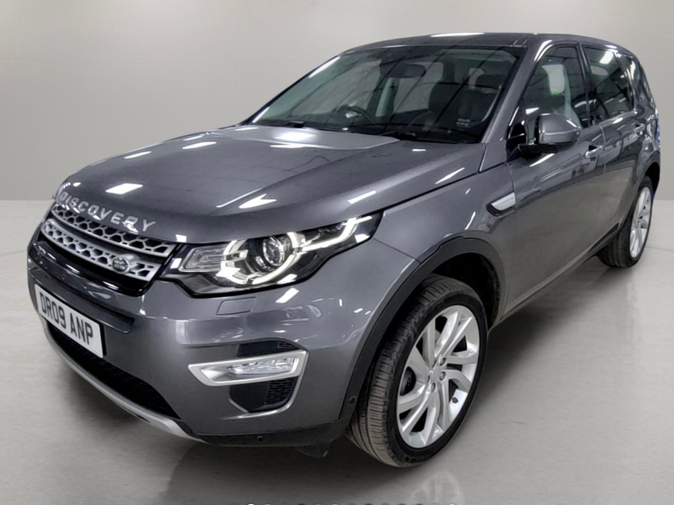 Used Land Rover Discovery Sport 2015 for sale - 78074450: Photo 2