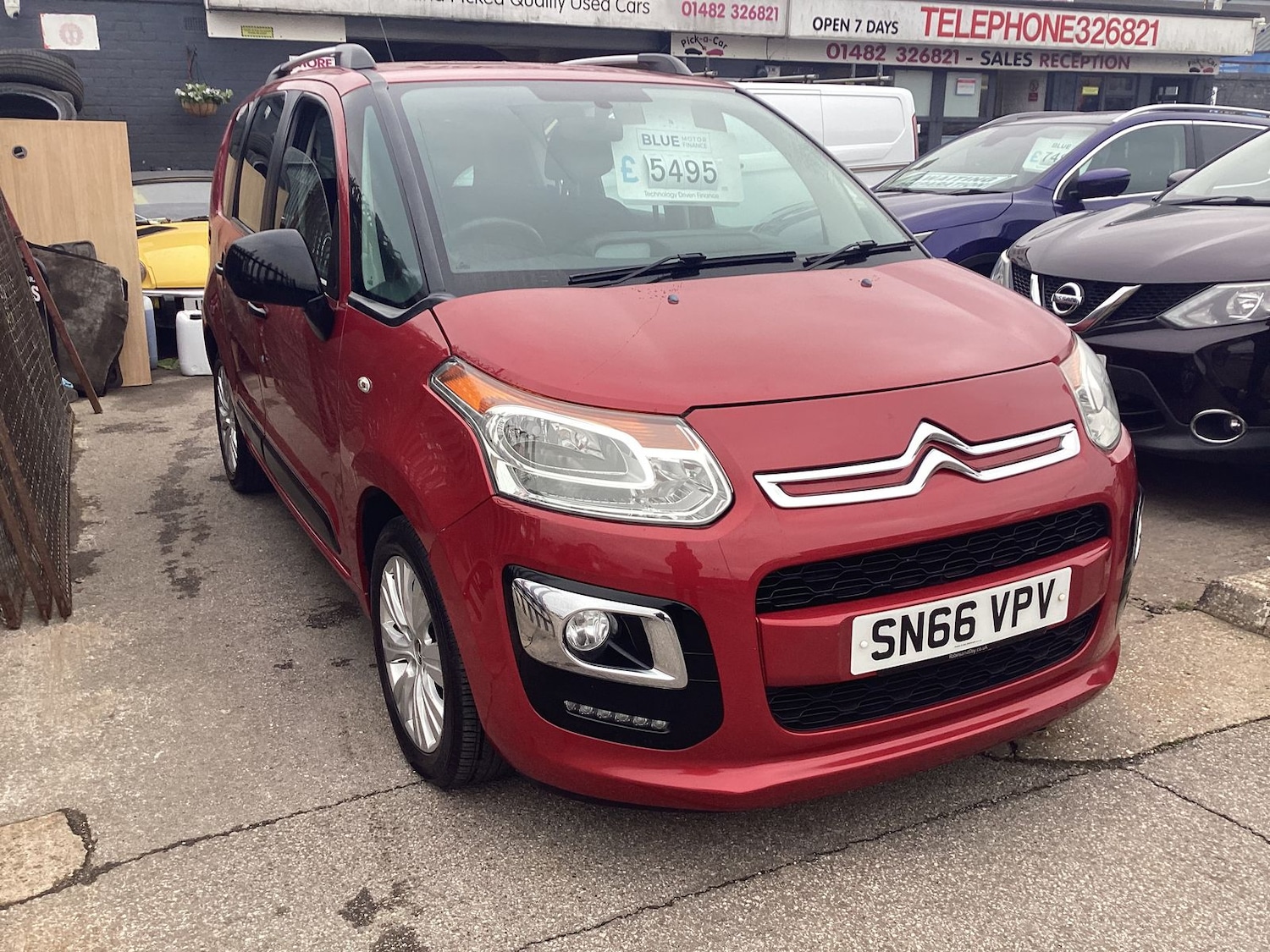 Used Citroen C3 Picasso 2016 for sale - 77092837: Photo 2