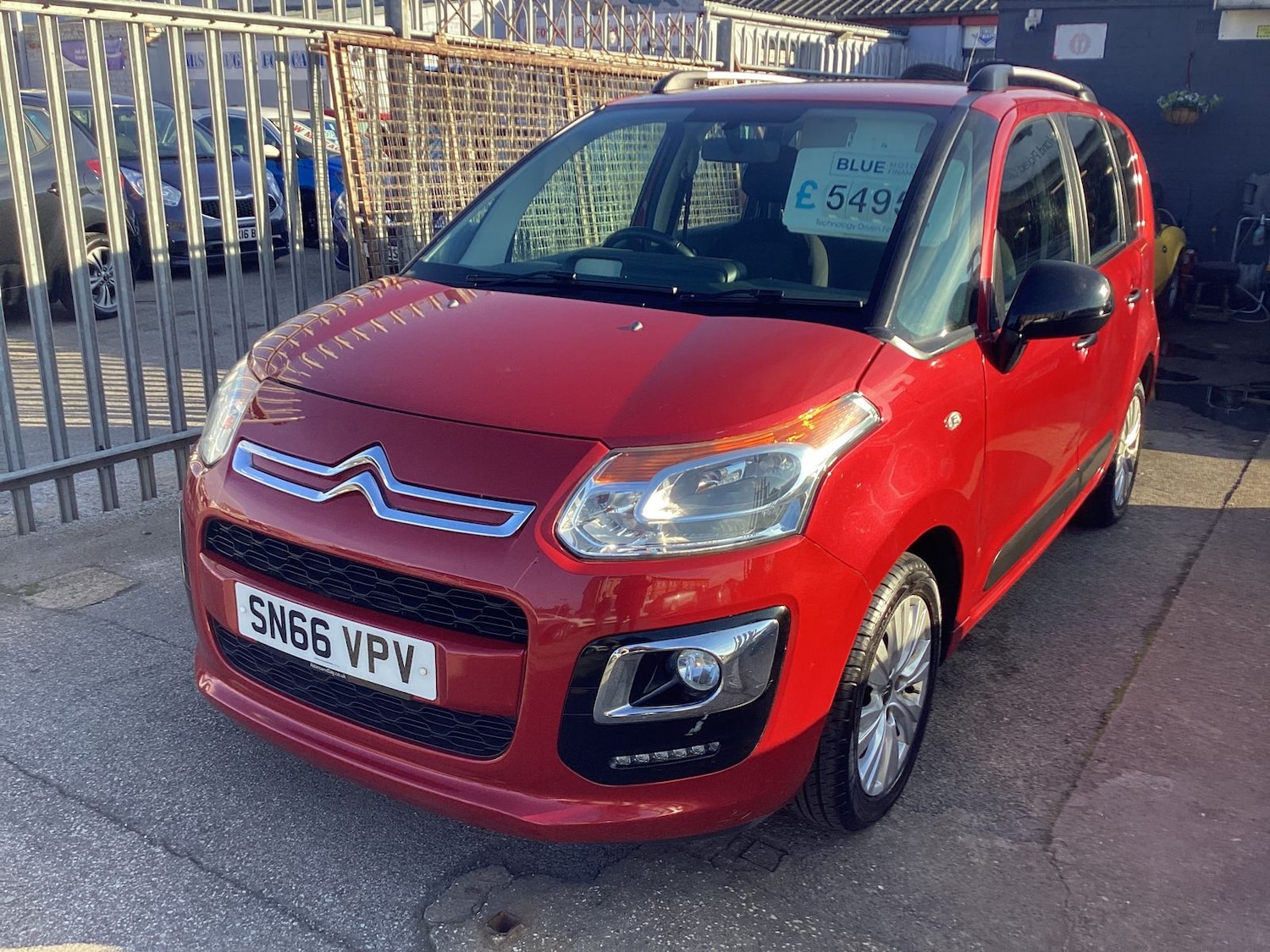 Used Citroen C3 Picasso 2016 for sale - 77092837: Photo 3