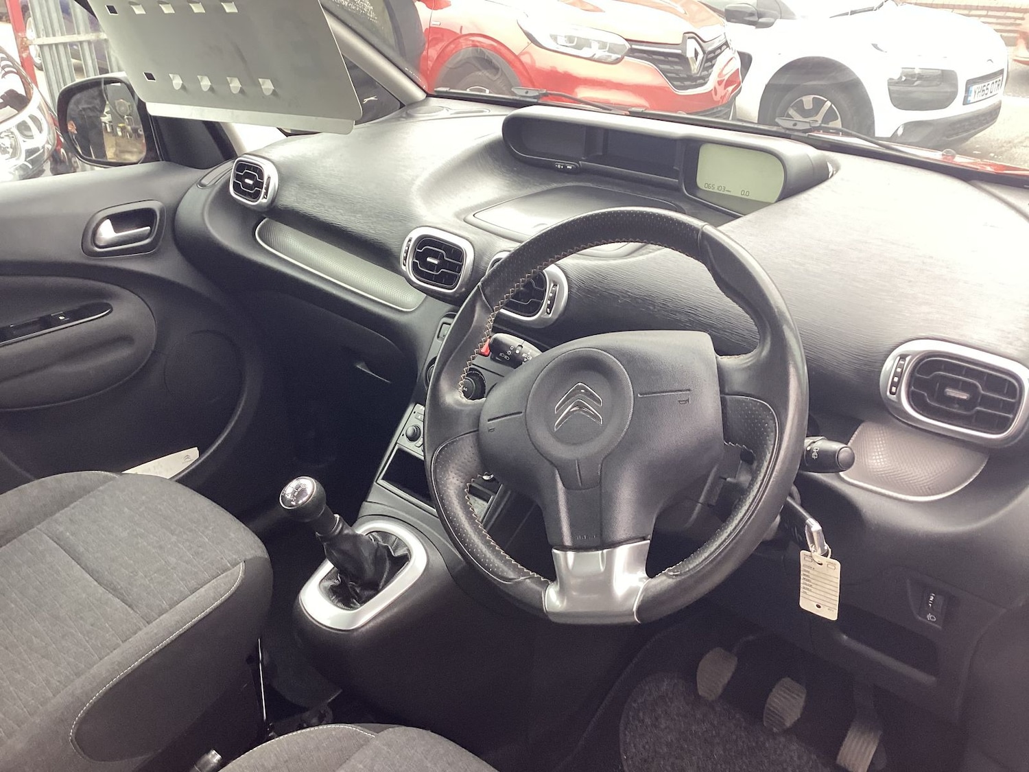Used Citroen C3 Picasso 2016 for sale - 76251700: Photo 10