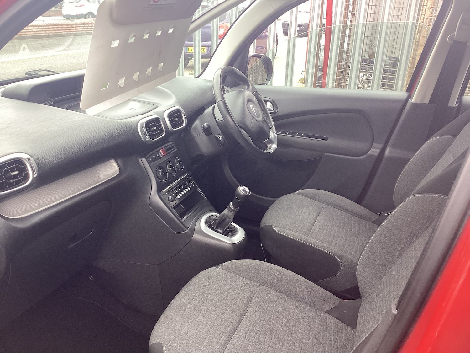 Used Citroen C3 Picasso 2016 for sale - 76251700: Photo 11