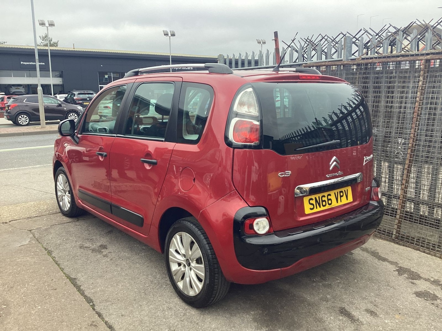 Used Citroen C3 Picasso 2016 for sale - 76251700: Photo 7