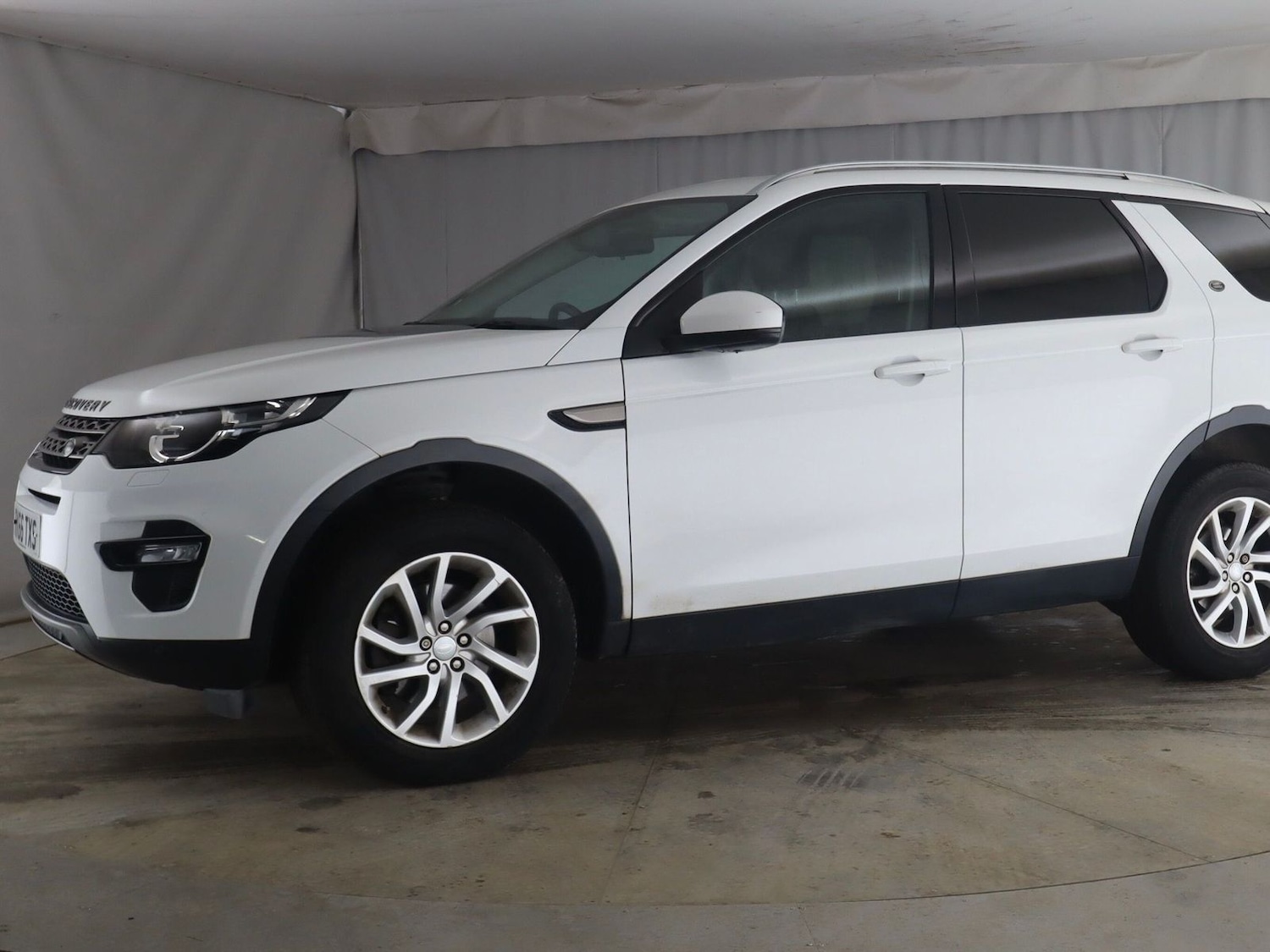 Used Land Rover Discovery Sport 2016 for sale - 77771401: Photo 5