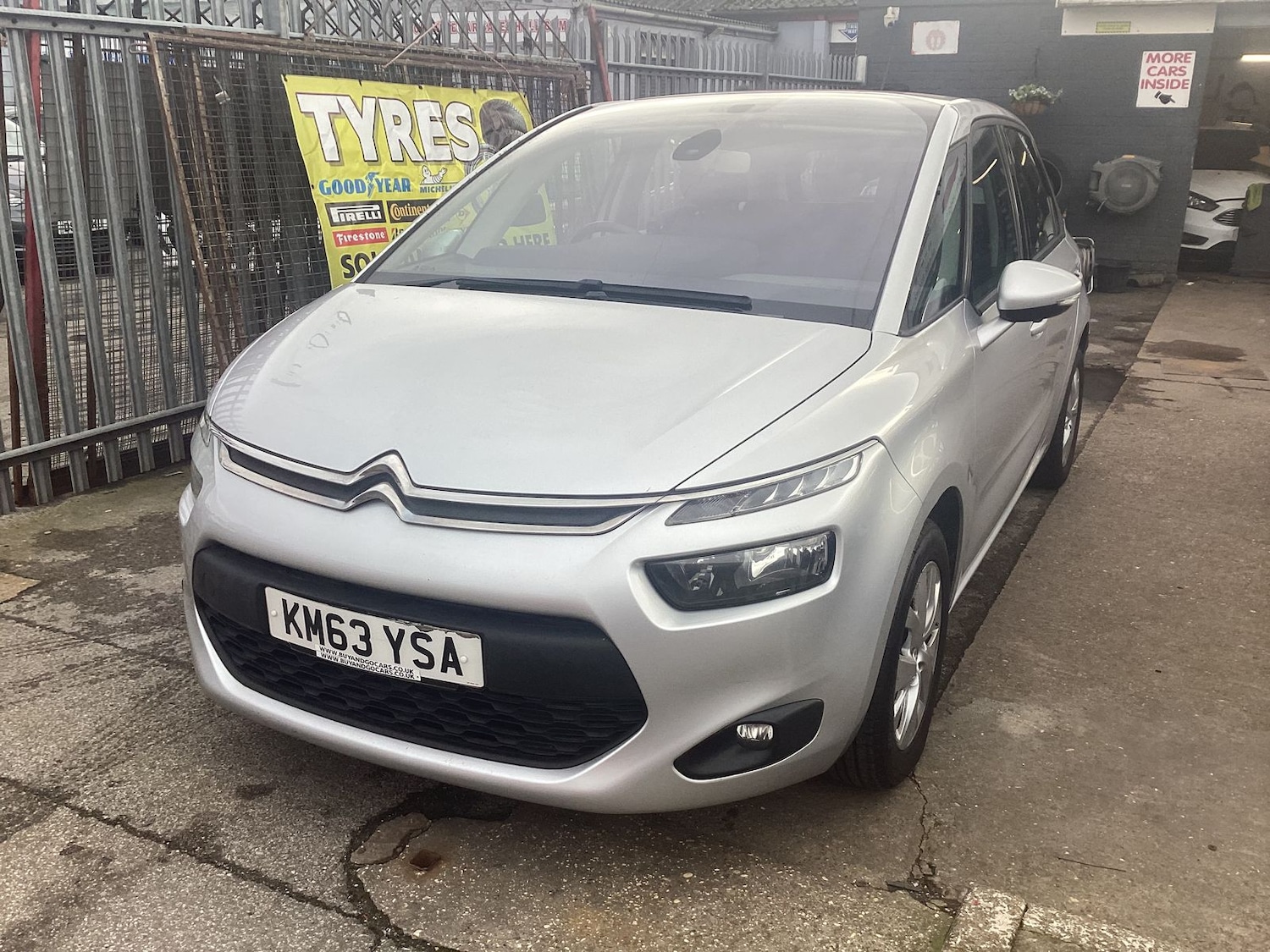 Used Citroen C4 Picasso 2013 for sale - 77092827: Photo 2