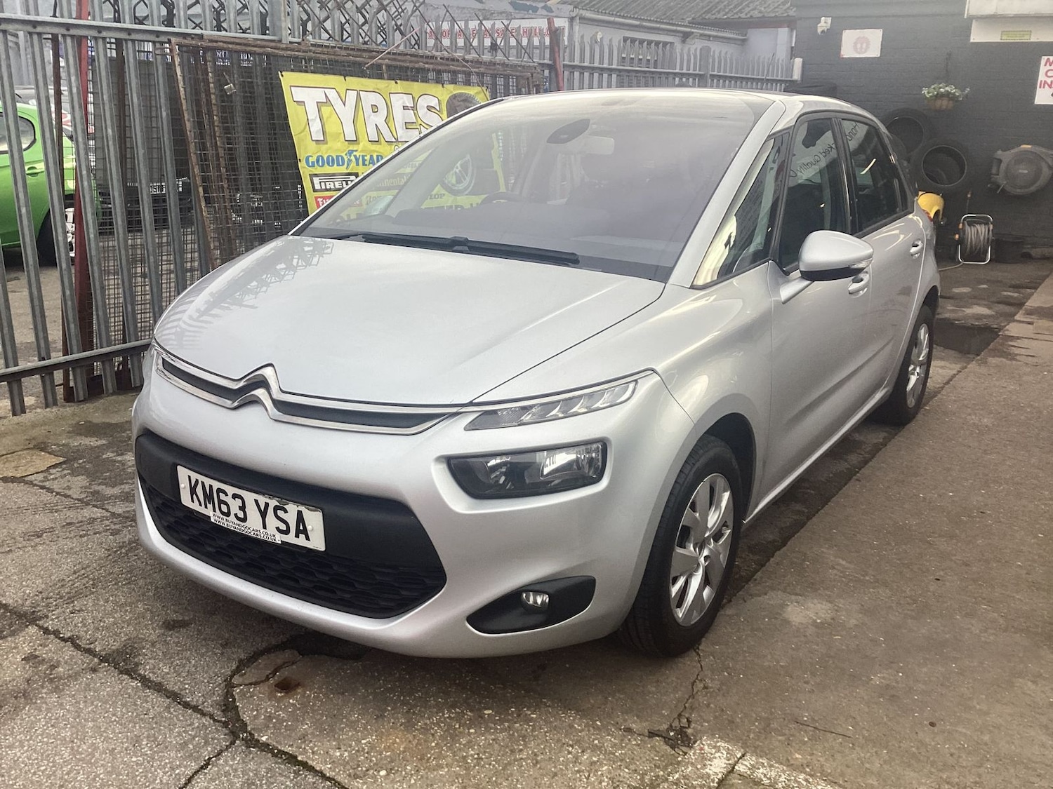 Used Citroen C4 Picasso 2013 for sale - 77092827: Photo 3