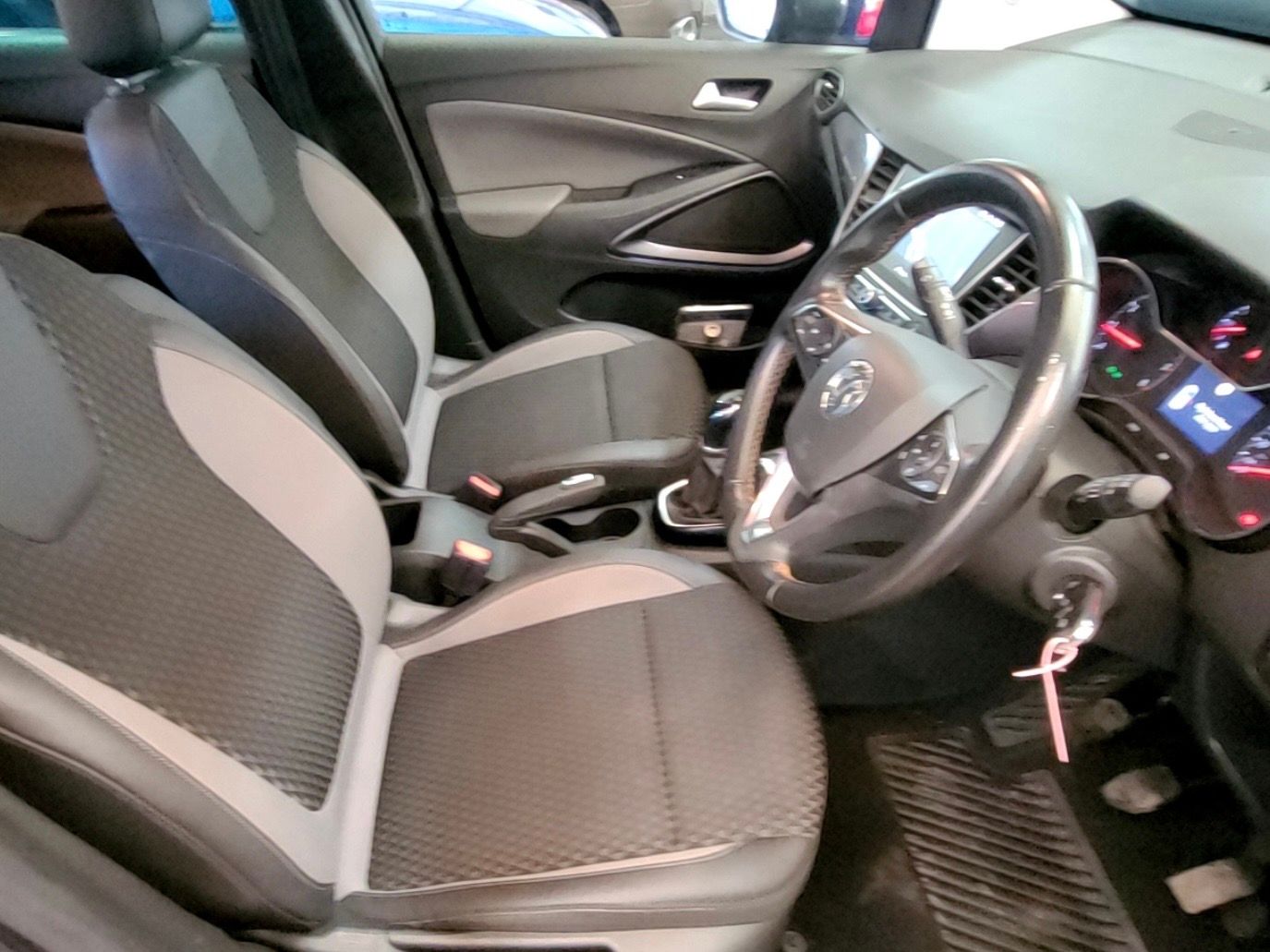 Used Vauxhall Crossland X 2019 for sale - 77960058: Photo 6