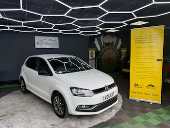 Used Volkswagen Polo 2015 for sale - 78405363: Photo