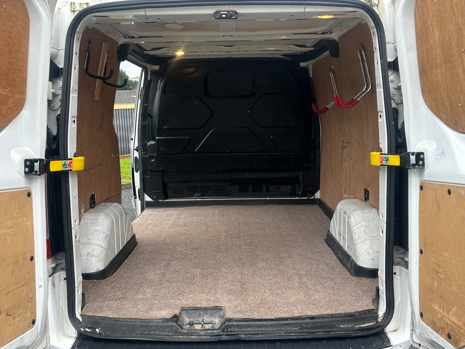 Used Ford Transit Custom 2017 for sale - 76969829: Photo 10