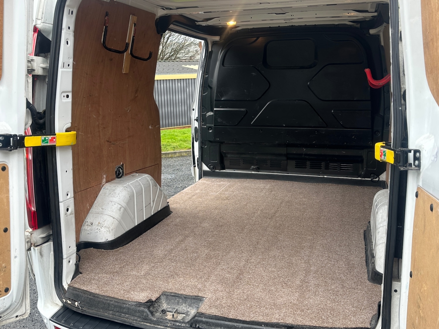 Used Ford Transit Custom 2017 for sale - 76969829: Photo 11