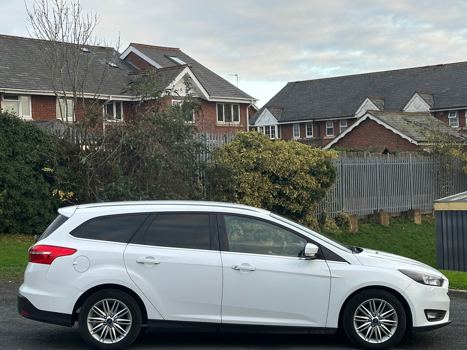 Used Ford Focus 2017 for sale - 76596115: Photo 3