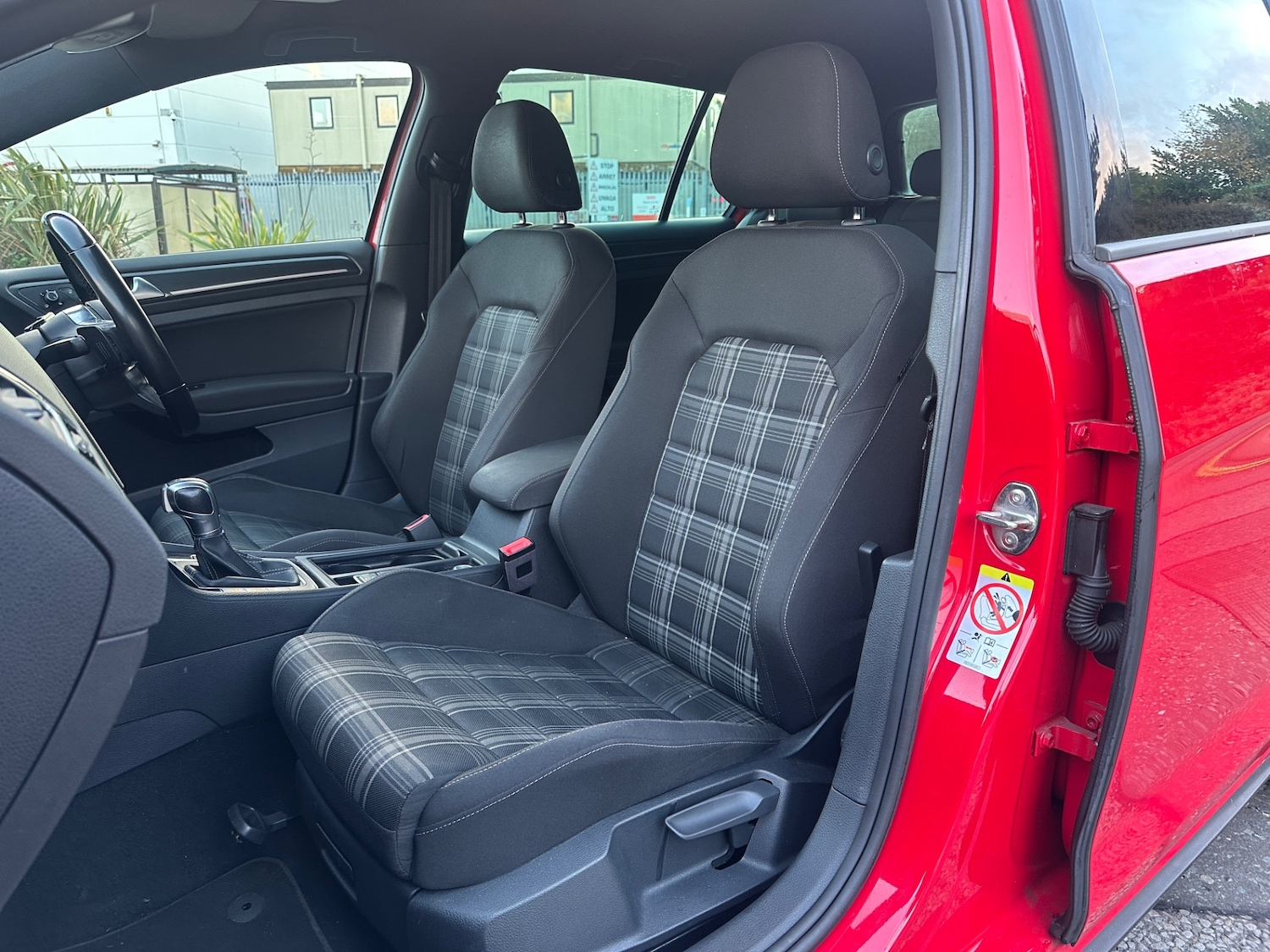 Used Volkswagen Golf 2017 for sale - 76669896: Photo 10